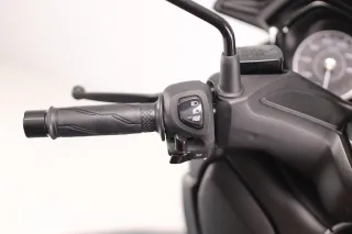 YAMAHA X-MAX 300 2022
