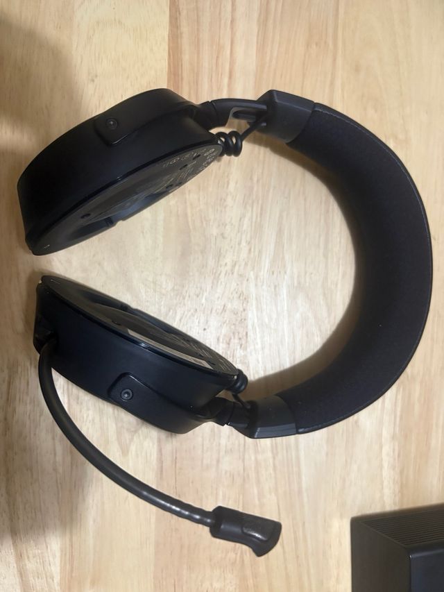 Razer Kraken V4 Pro - Auriculares Inalámbricos