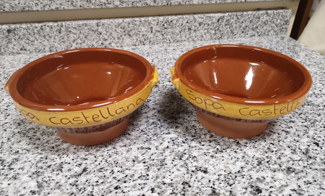 2 cuencos de barro para sopa castellana