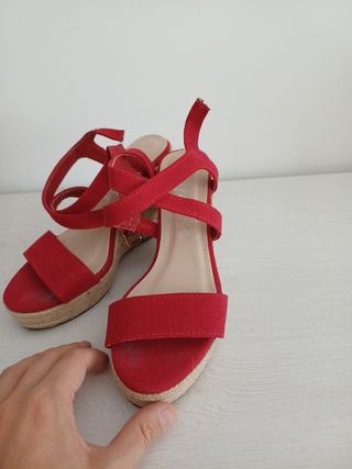 Sandalias cuña rojas