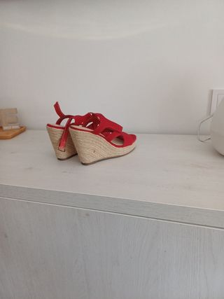 Sandalias cuña rojas