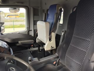Mercedes-Benz ACTROS 25B 32 - PORTAMAQUINAS