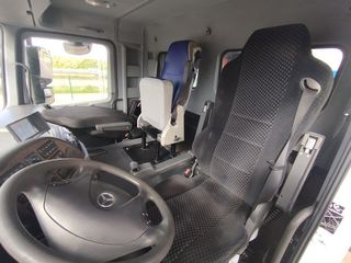 Mercedes-Benz ACTROS 25B 32 - PORTAMAQUINAS