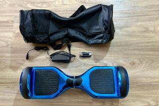 Hoverboard azul metálico con mando