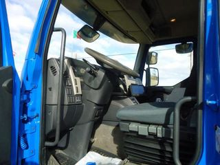 SCANIA P 400-PORTAMAQUINA