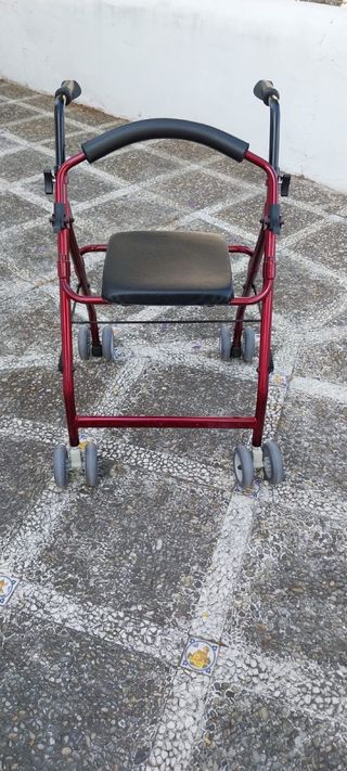 andador de 8 ruedas y gran estabilidad