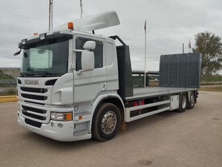 SCANIA P 400-PORTAMAQUINA
