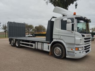 SCANIA P 400-PORTAMAQUINA