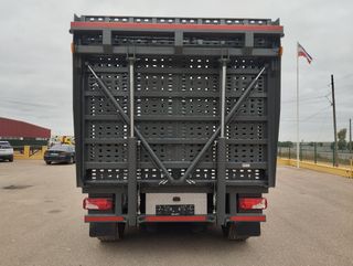 SCANIA P 400-PORTAMAQUINA