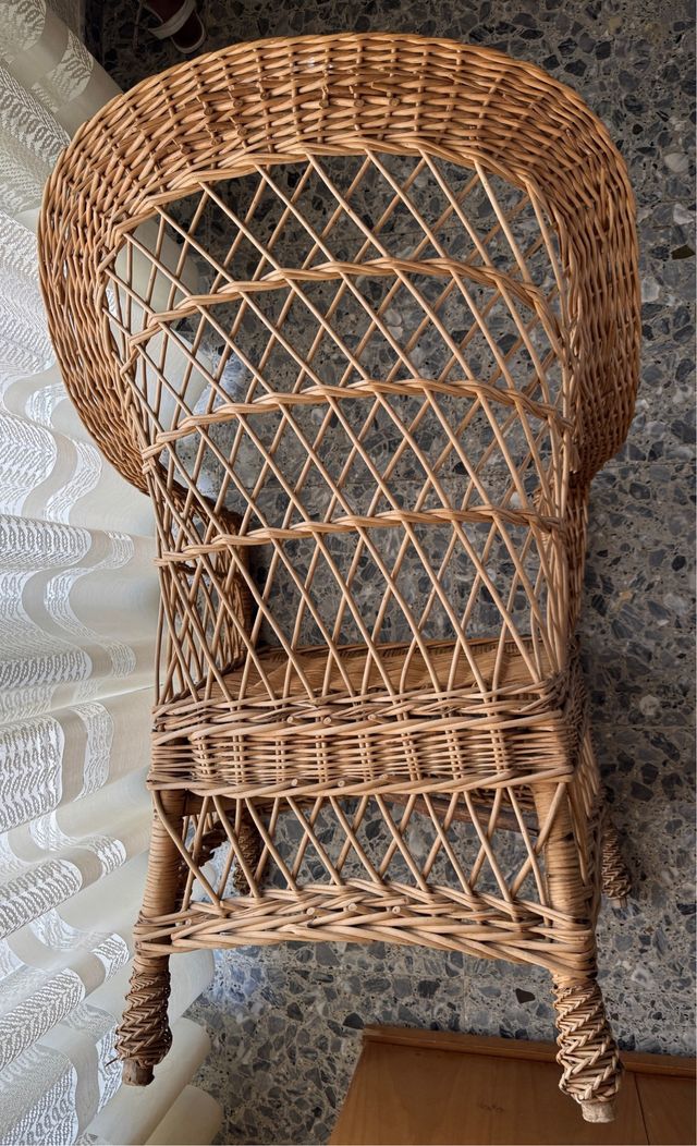 Sillón de mimbre para adultos