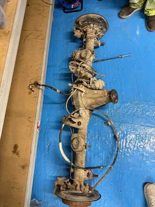 Eje trasero Toyota Land Cruiser KXR con bloqueo