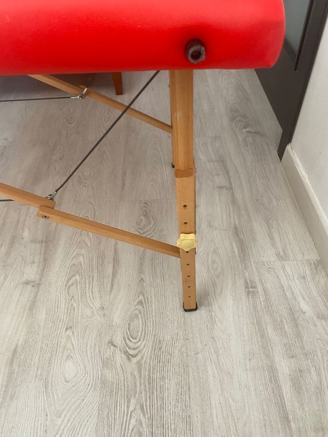 Camilla de masaje roja