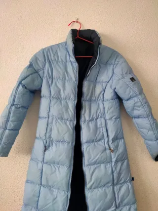 Cazadora larga reversible azul y negra