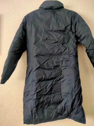 Cazadora larga reversible azul y negra