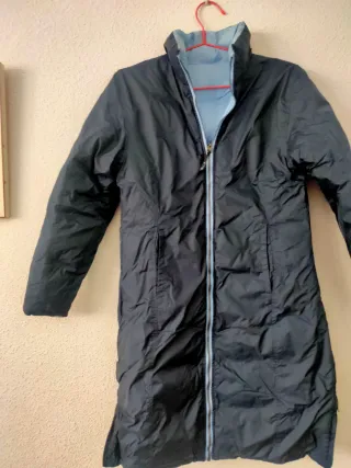 Cazadora larga reversible azul y negra