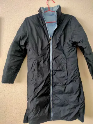 Cazadora larga reversible azul y negra