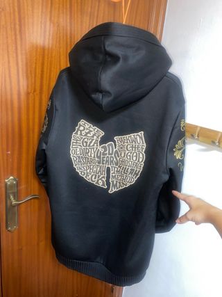 Chaqueta Invierno Wu-Tang Clan Negra y Dorada