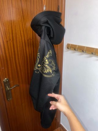 Chaqueta Invierno Wu-Tang Clan Negra y Dorada