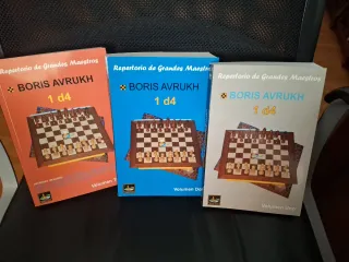 Lote de libros de ajedrez. Repertorio de GM