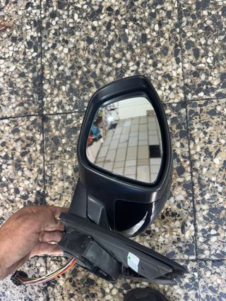 Espejo Izquierdo Peugeot 308 carcasa inferior rota