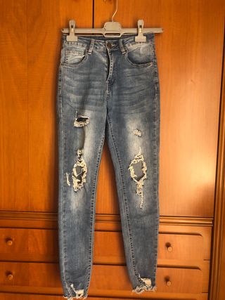 Pantalón vaquero mujer XS desgarrado