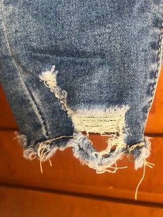 Pantalón vaquero mujer XS desgarrado