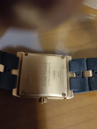 Reloj Time Force Negro y Dorado