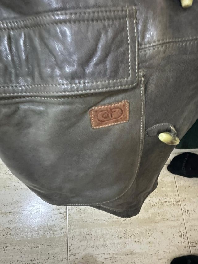 Chaquetón de cuero verde