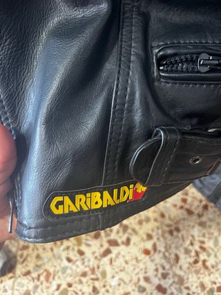 Cazadora Garibaldi Negra
