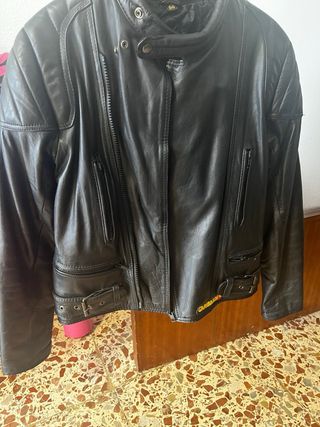 Cazadora Garibaldi Negra