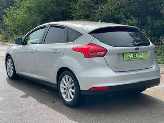(Único Propietario) Ford Focus 2015