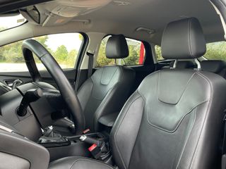 (Único Propietario) Ford Focus 2015