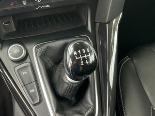 (Único Propietario) Ford Focus 2015