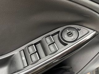 (Único Propietario) Ford Focus 2015