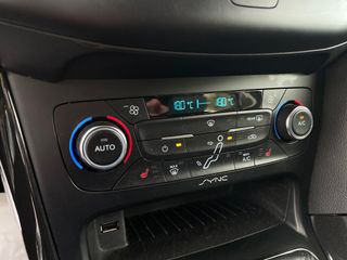 (Único Propietario) Ford Focus 2015