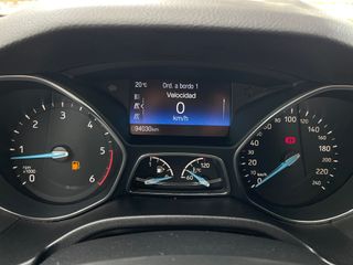 (Único Propietario) Ford Focus 2015