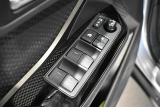 Toyota C-HR 2.0 HYBRIDE 180H E-CVT BUSINESS