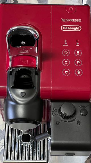 Cafetera Nespresso DeLonghi Lattissima Touch Roja