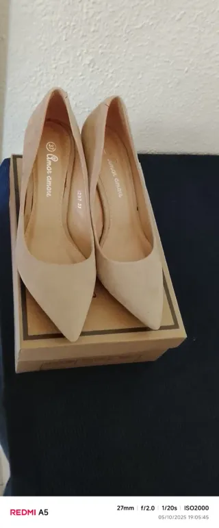 Zapatos de vestir tacón beige