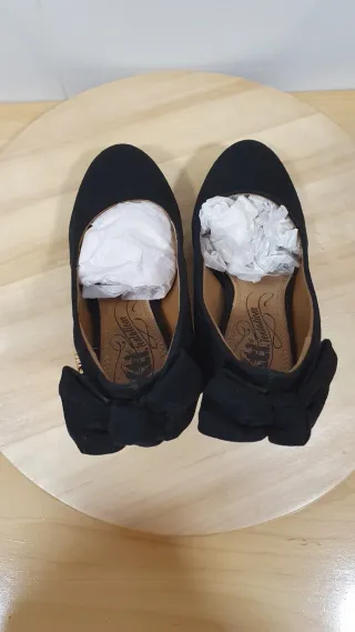 Zapatos de tacón negros Xti con lazo