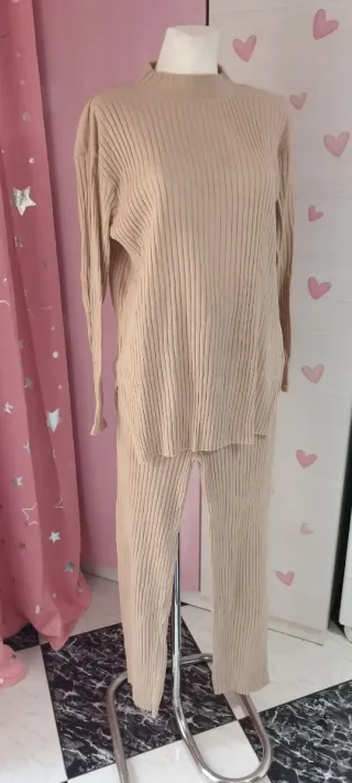Conjunto fino 2 piezas beige