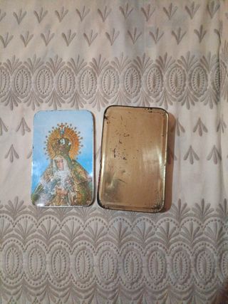 Antigua lata Virgen Macarena  Membrillo 