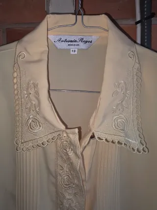 Blusa Artesania Reyes amarilla talla 13