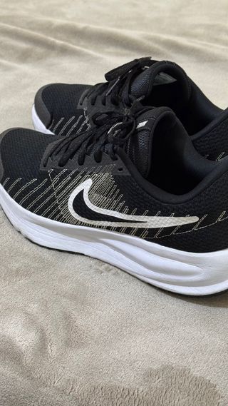 Zapatillas Nike Run Defy Negras y Blancas