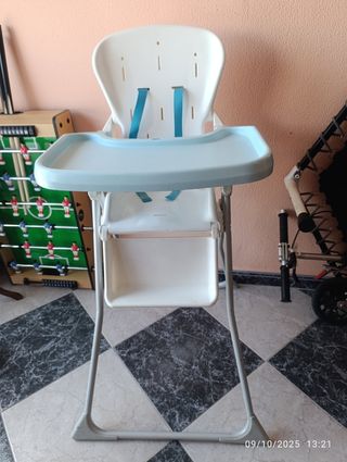 Trona infantil blanca y azul