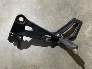 Estribera Izquierda KTM RC 125/390