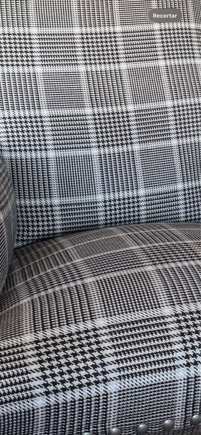 Set de 2 Butacas tapizadas.