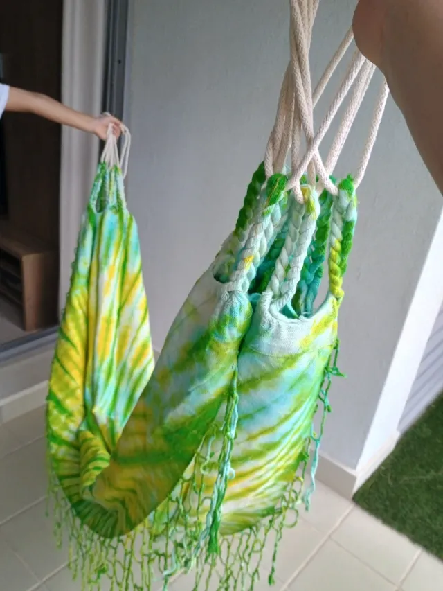 Hamaca de tela colorida origen Brasil