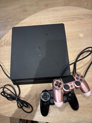 PS4 (PlayStation 4) Negra + 1 Mandos