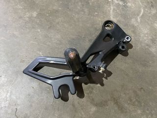 Estribera Derecha KTM RC 125/390